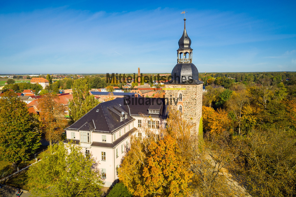 Grundschule_Schloss_Möckern_Schloßpark_Jerichower_Land-0026 | Schloß im Schlosshof Möckern  - Realisiert mit Pictrs.com