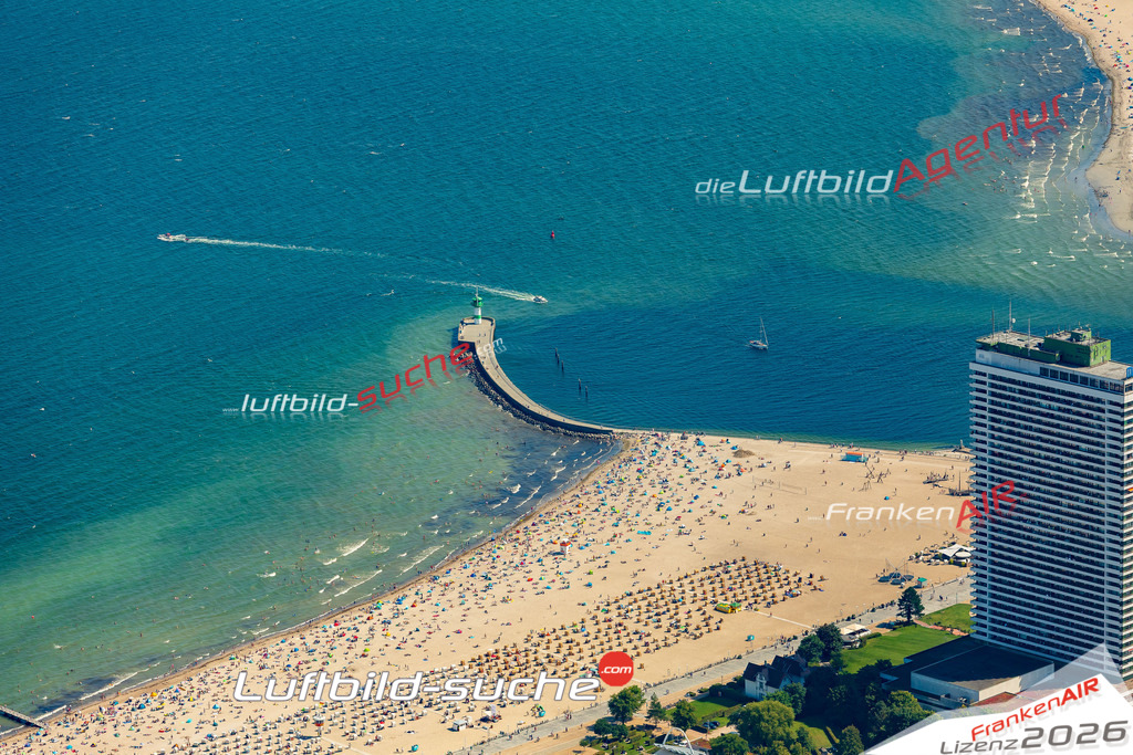 Luftaufnahme Travemünde Lübeck - Die Luftaufnahme wurde 2025 vom UL-Flugzeug heraus erstellt ( ohne Drohne ) - Hochauflösende Luftaufnahme - für professionelle Ausdrucke geeignet. Die Geschenkidee !Mit Lizenz und Bildrechte bestellbar