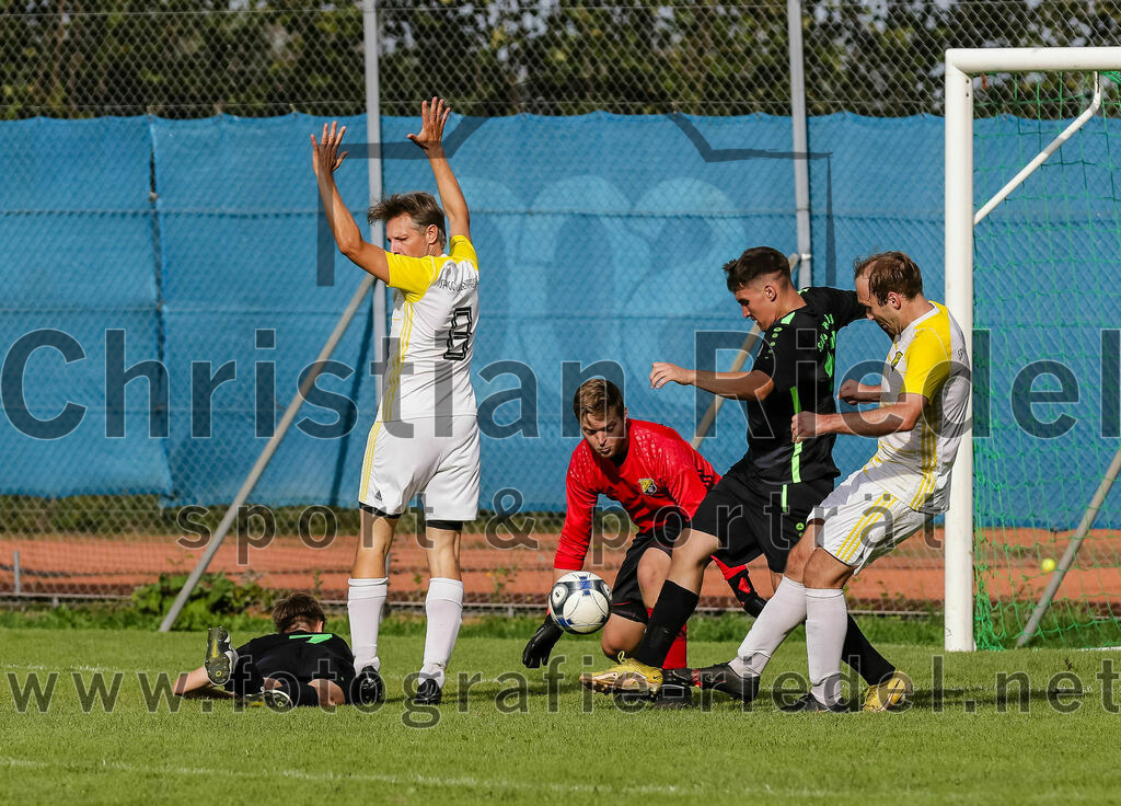 2023-09-17_076_SpVgg_Neuching_gegen_FC_Langenpreising | Neuching, Deutschland, 17.09.2023:
Fußball, A-Klasse 2023 / 2024, 7. Spieltag, SpVgg Neuching gegen SpVgg Langenpreising, Endergebnis: 5:1

Sven Wagner (SpVgg Neuching, #7), Markus Kammerer (SpVgg Langenpreising, #8), Torwart Maximilian Gabriel (SpVgg Langenpreising, #1), 

Foto: Christian Riedel / fotografie-riedel.net
