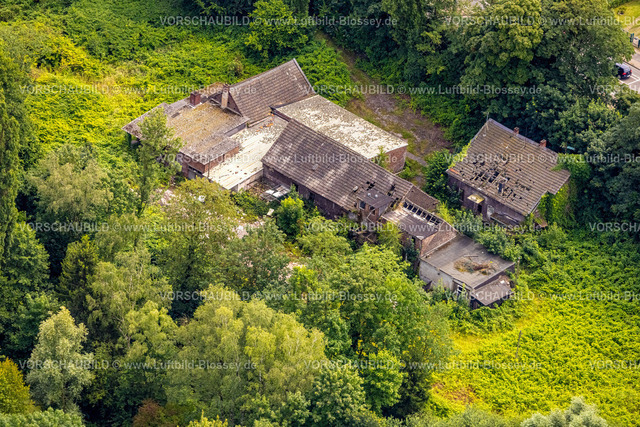 Muelheim240703224 | Luftbild, zerfallener Hof an der Duisburger Straße 380, geplanter Wohn-Neubau zwischen Golfplatz und Duisburger Straße, Speldorf, Mülheim an der Ruhr, Ruhrgebiet, Nordrhein-Westfalen, Deutschland