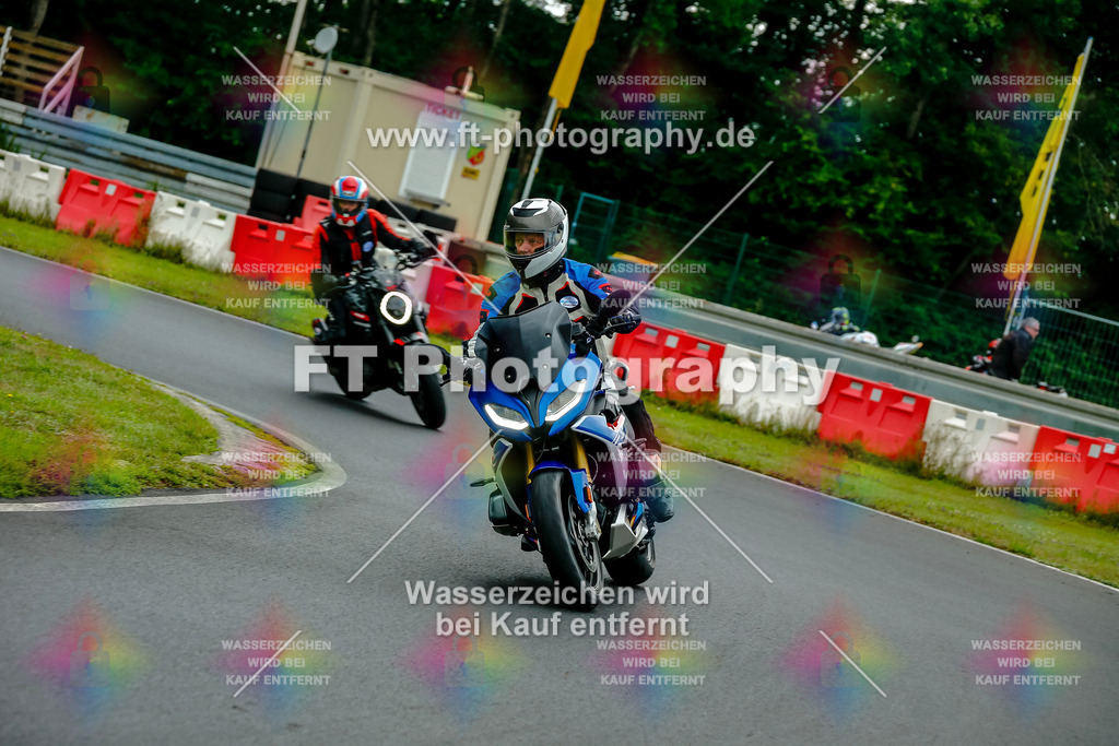 VBK-3735 | Hier findet Ihr Bilder von Touristenfahrten auf der Nürburgring Nordschleife oder von anderen Veranstaltungen die ich besucht habe. Viel Spass beim Durch Schauen 