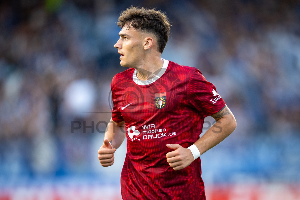 SG Sonnenhof Großaspach vs. Arminia Bielefeld, Fussball, DFB-Pokal, 1. Runde, 22.08.2026 | Luca Molinari (SG Sonnenhof Großaspach, #21),SG Sonnenhof Großaspach vs. Arminia Bielefeld, Fussball, DFB-Pokal, 1. Runde, 22.08.2026,DFB regulations prohibit any use of photographs as image sequences and/or quasi-video