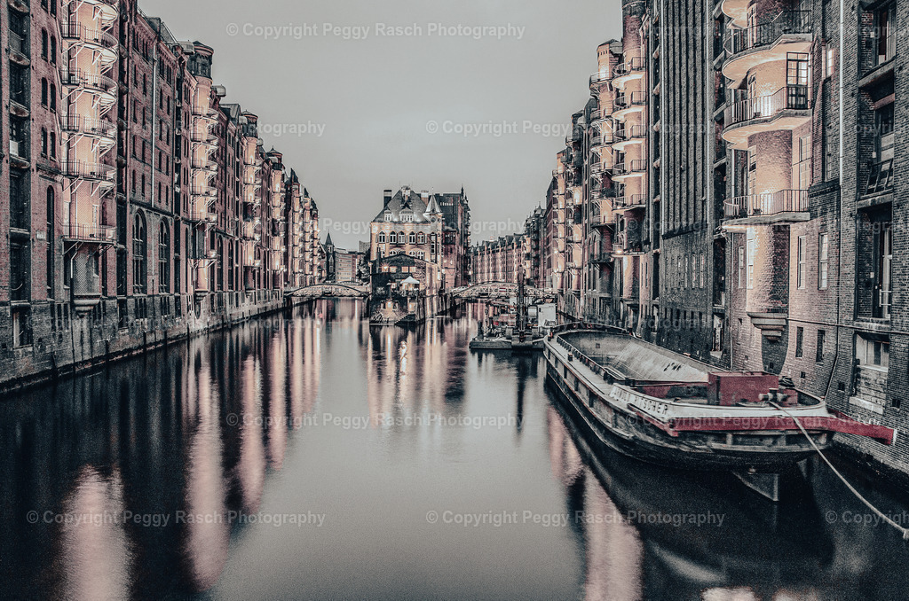 Hamburg_Wasserschloss | PeggyRaschPhotography - Realisiert mit Pictrs.com