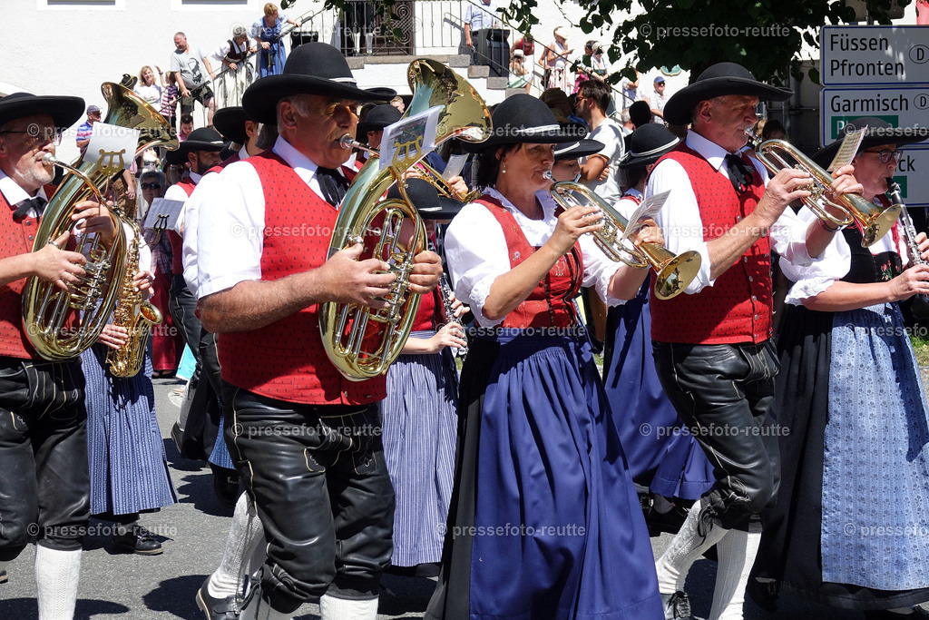 news-2022-Juli17-Musikumzug-Reutte-DSD03397-Stockach | Info aus dem Bezirk Reutte/Ausserfern Tirol sowie eine umfangreiche Bilddatenbank über die gesamte Region: Lechtal, Talkessel Reutte, Tannheimertal, Zwischentoren. Lech, Plansee, Zugspitze, Grenztunnel, B179, Fernpassstraße, Verkehr, Lawinen, Tradition, - Realisiert mit Pictrs.com