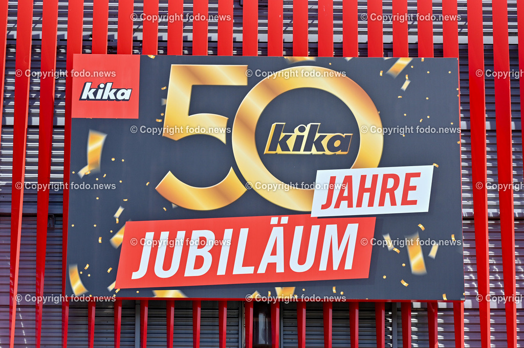 Kika_ 01.06.2023-5 | 01.06.2023, Linz, AUT, Kika, im Bild Kika, Linz, Möbelhaus, Möbel, Moebelhaus, Moebel, Logo, Fahnen, Flaggen, Schild