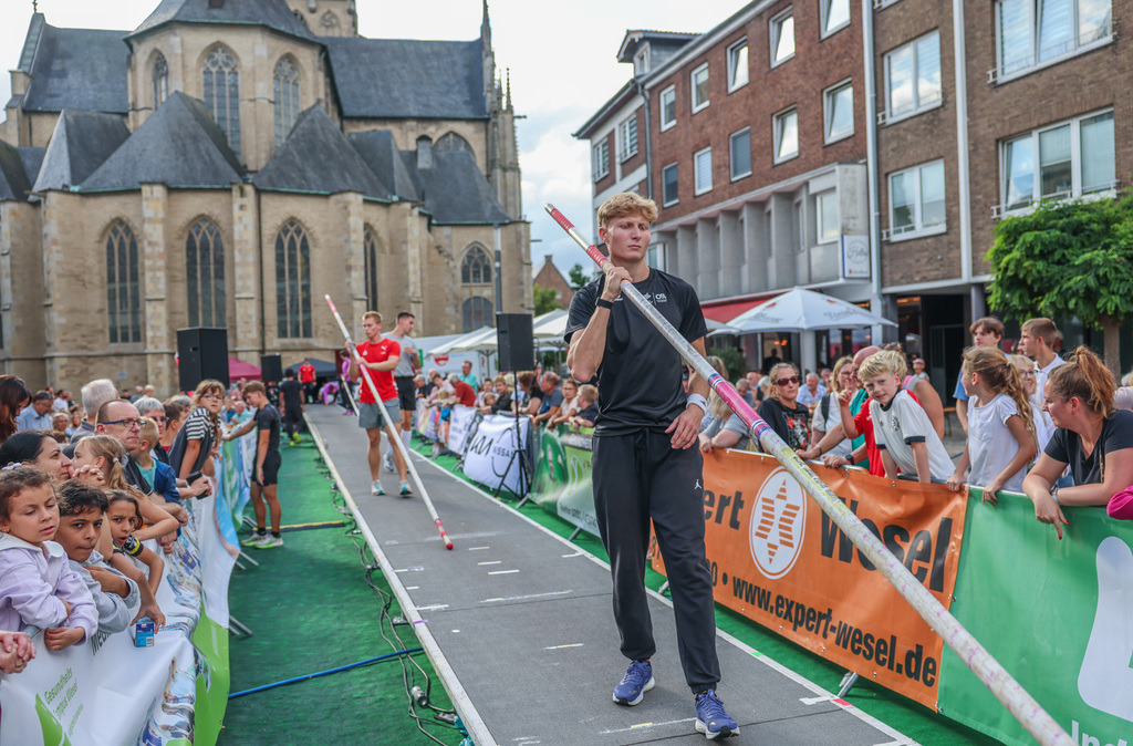 top-top.de-250828-055 | Foto, Video, Fotografie, Videografie, Fotobox, DJ, Discjockey, Musik, Musikbox, Veranstaltung, Photobooth, Amazon, Ebay, Buchtipp, Bestseller, Autor, Verlag, Buch, Wesel, Hamminkeln, NRW, Dinslaken, Rees, Drohne, Hochzeit, Party, Fotobox, Wesel, Fotograf