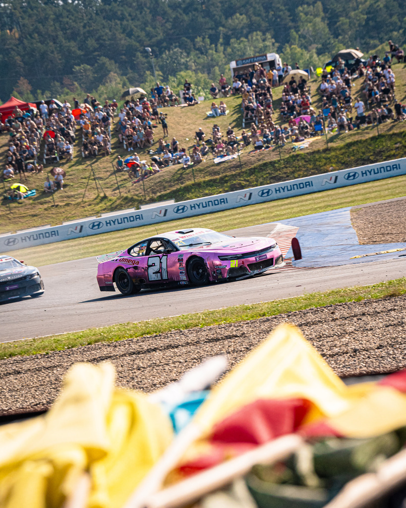 _DSC8789 | Exklusive Motorsport-Fotografie aus Leipzig von TXO Media – für Rennfahrer, Teams & Sponsoren. Sausemuth liefert starke Bilder, die Emotion zeigen. Jetzt buchen & glänzen! - Realisiert mit Pictrs.com