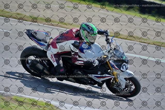 26BT02-1072 | markuskiefer.com - Realisiert mit Pictrs.com