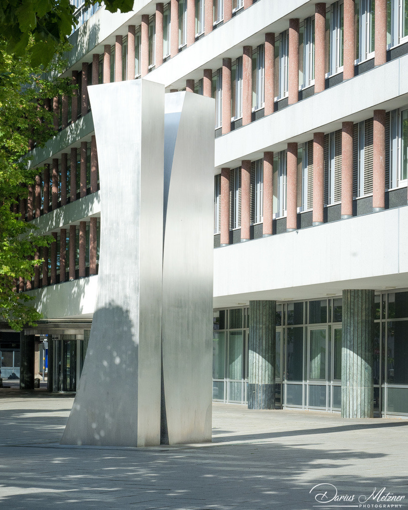 Die Skulptur "Konstellation" in Mainz | Die Skulptur "Konstellation" von Alf Lechner aus dem Jahre 1955 an der Großen Bleiche in Mainz
