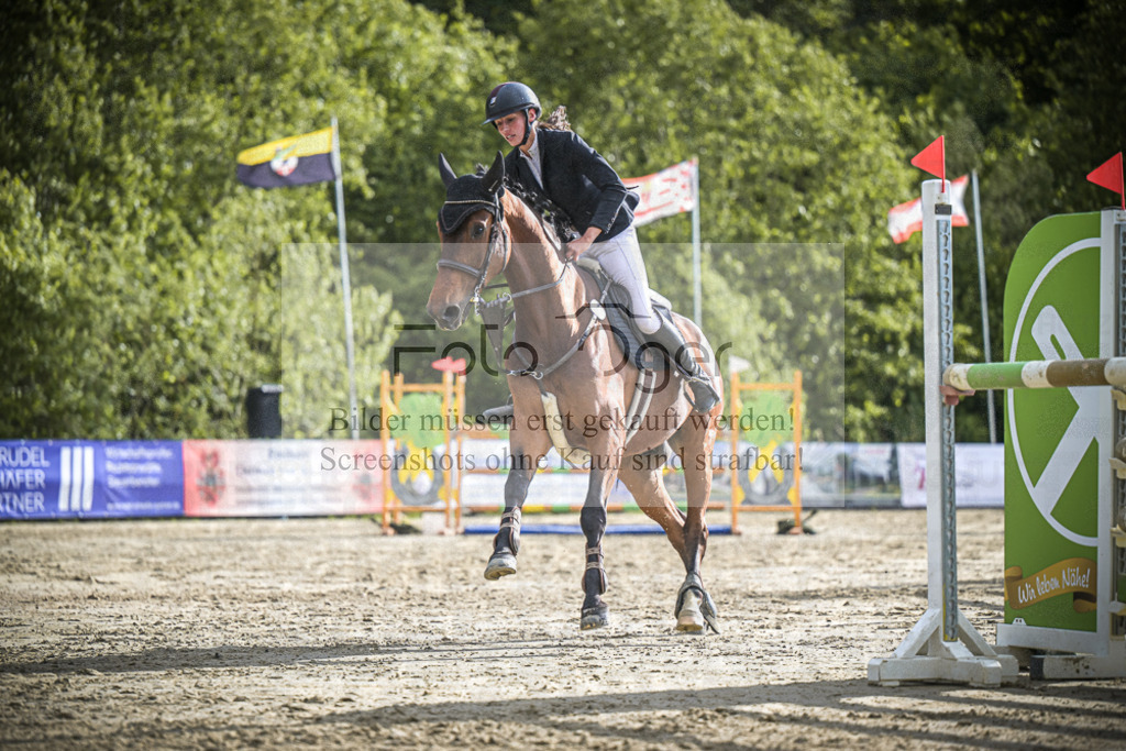 DOS_0082 | Entdecke hochwertige Reitturnierfotos von Foto Oger. Professionell, emotional und authentisch – jetzt Lieblingsmomente im Shop bestellen.Deutschlandweite Turnierfotografie. - Realisiert mit Pictrs.com
