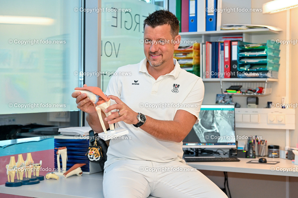 Juergen Barthofer_ Arzt für Sportmedizin_ 27.07.2023-3 | 27.07.2023, Linz, AUT, Juergen Barthofer, im Bild Juergen Barthofer (Arzt für Sportmedizin)