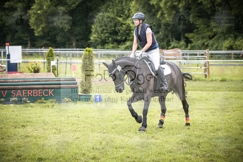 DOS_6713 | Entdecke hochwertige Reitturnierfotos von Foto Oger. Professionell, emotional und authentisch – jetzt Lieblingsmomente im Shop bestellen. - Realisiert mit Pictrs.com