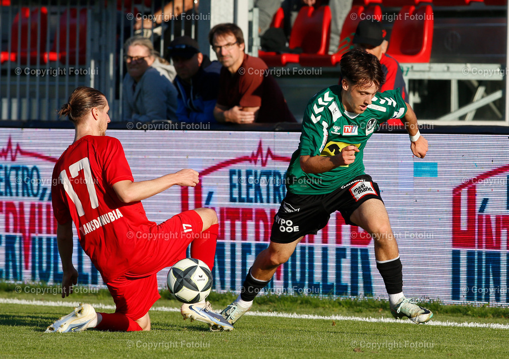 A_LUI_250925_0000030 | SPORT,FUSSBALL REGINALLIGA MITTE ASKOE OEDT-JUNGE WIKINGER 27.09.25 IM BILD:SIMON GASPERLMAYR (OEDT) UND TIMON SPIEGL (JUNGE WIKINGER FOTO:FOTOLUI