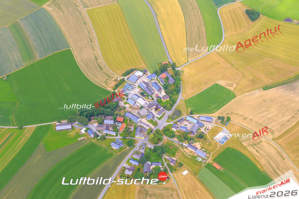 Die Luftaufnahme Silberbach - Konradsreuth wurde vom UL-Flugzeug (keine Drohne) aus fotografiert.Hohe Druck- Auflösung-die Geschenkidee!