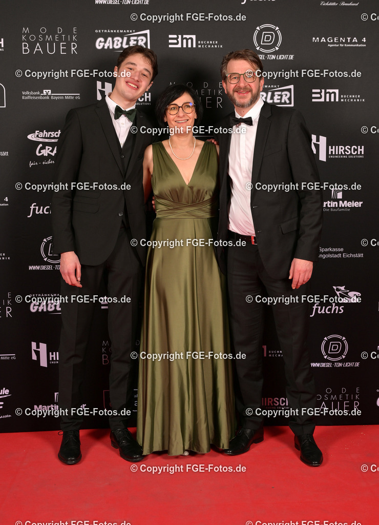 20240113-fge-fotos-0298 | Eröffnungsball der FGE am 13.01.2024 im Alten Stadttheater in Eichstätt. - Realisiert mit Pictrs.com