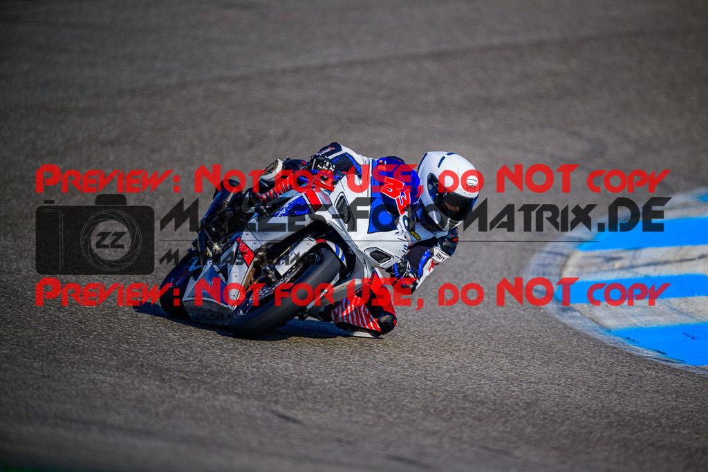 MaZZes_Fotomatrix_20250929_6007705_0990 | WEISS