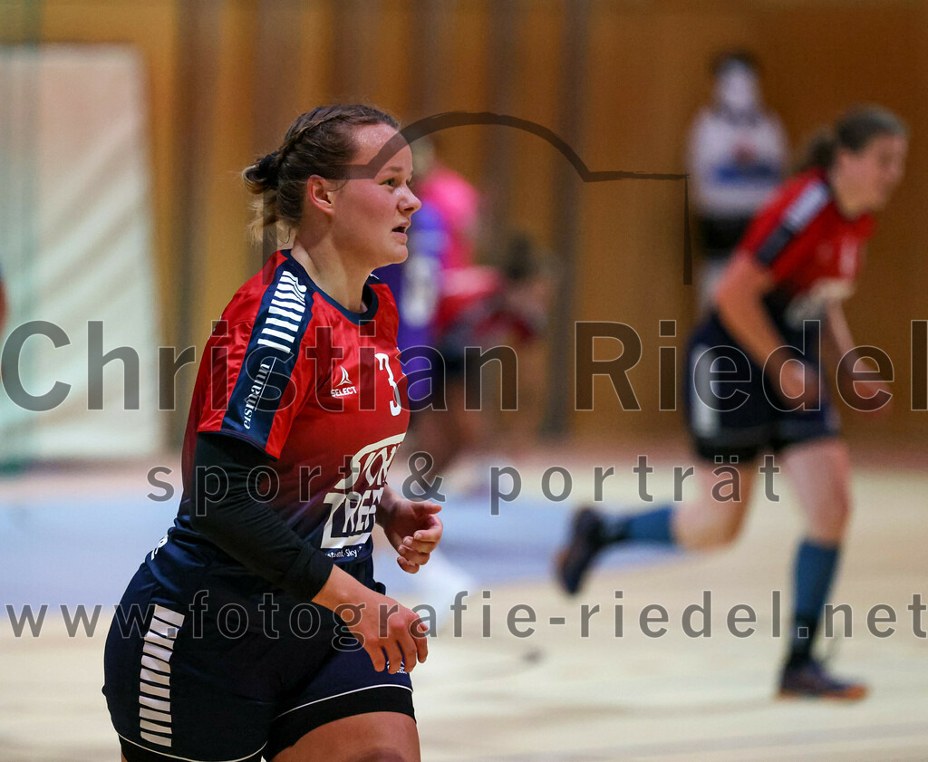 2022-11-19_080_SpVgg_Altenerding_gegen_HC_Donau-Paar | Erding, Deutschland, 19.11.2022:
Handball, Bezirksoberliga Frauen Altbayern 2022 / 2023, 5. Spieltag, SpVgg Altenerding gegen HC Donau/Paar, Endergebnis: 22:33

Pia Dietz (HC Donau/Paar, #3)

Foto: Christian Riedel / fotografie-riedel.net