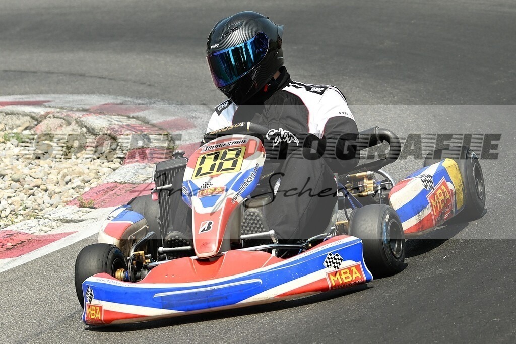 aDSC_9674 | Kaufen Sie Sportbilder im Onlineshop von Andy Scherrer Sportfotografie. Faszinierende Bilder von Sportevents aus der ganzen Schweiz. Fussball, Frauenfussball, Unihockey, Handball, Schwingen und weiteren Sportarten. - Realisiert mit Pictrs.com