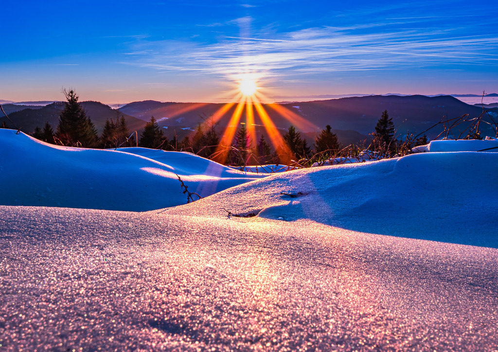 MPI_Winter_0009 | Winterlicher Sonnenuntergang auf dem Roßbühl  - Realisiert mit Pictrs.com