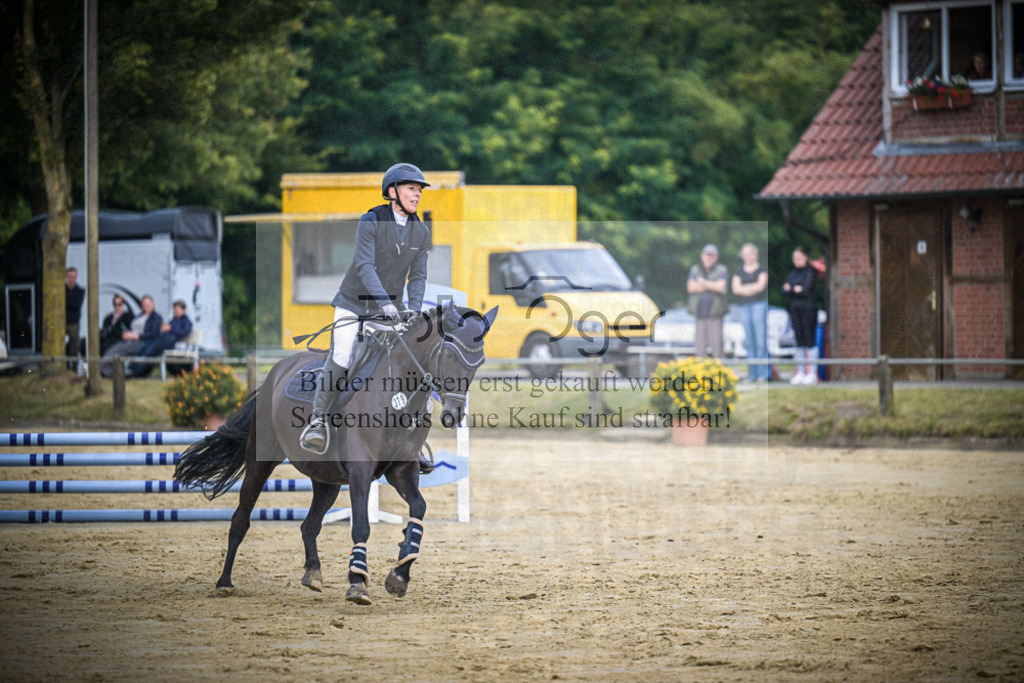 DOS_0129 | Entdecke hochwertige Reitturnierfotos von Foto Oger. Professionell, emotional und authentisch – jetzt Lieblingsmomente im Shop bestellen.Deutschlandweite Turnierfotografie. - Realisiert mit Pictrs.com