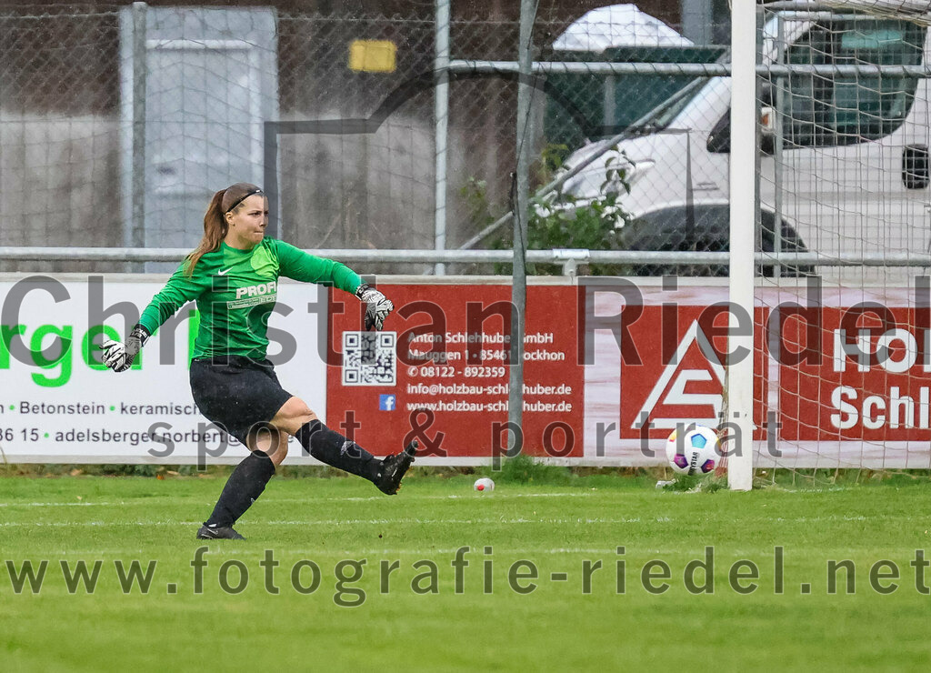 2023-10-14_028_FC_Schwaig_gegen_SV_Schechen | Oberding, Deutschland, 14.10.2023:
Fußball, Bezirksliga 2023 / 2024, 6. Spieltag, FC Schwaig gegen SV Schechen, Endergebnis: 4:3

Torfrau Ramona Fischer (SV Schechen, #1)

Foto: Christian Riedel / fotografie-riedel.net