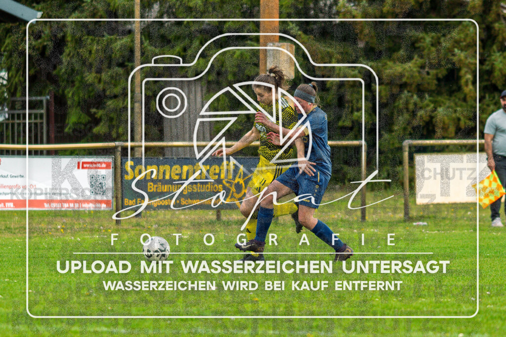 Kreisliga Damen HK - SVN Buchholz vs. SG Fulde | Myroslava Taran (#11 SG Fulde), SVN Buchholz; Kreisliga Damen HK - SVN Buchholz vs. SG Fulde am 03.05.2026 in Sportplatz Buchholz, Buchholz (Aller) - Realisiert mit Pictrs.com