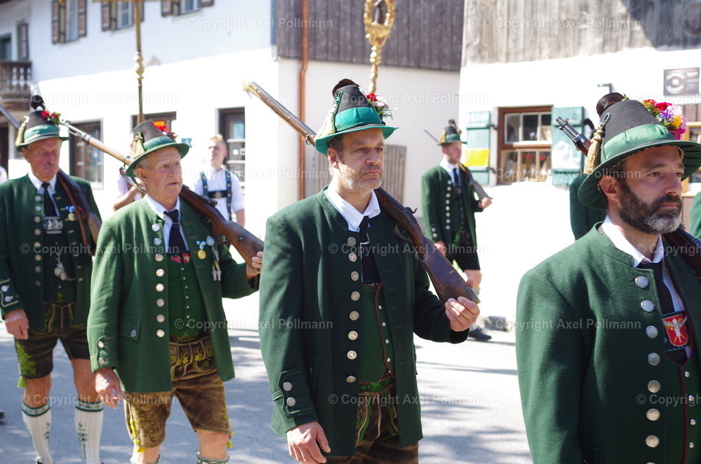 IMGP3806 | fotografiert von Axel PollmannLeonhardi Wallfahrt Benediktbeuern und Murnau, Fronleichnam, Fasching, Landschaft im Loisachtal und Benediktbeuern  - Realisiert mit Pictrs.com
