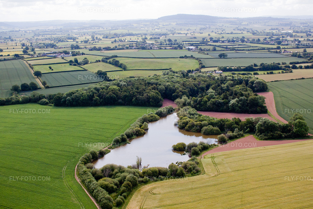 Aerial view: View of the town in Kingstone in the state England, Great Britain. – Photo: IMG_40612(39535).jpg taken on 06/10/2011 by Werner Riehm/FLY-FOTO.com – Resolution of the original: 4682 x 3121 px