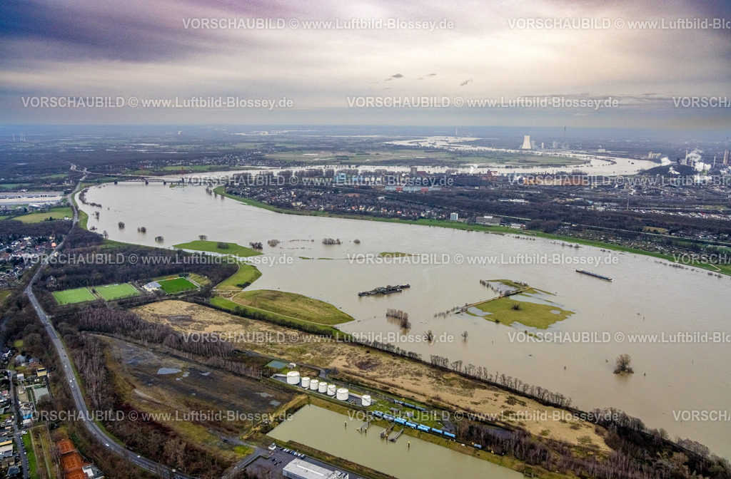 Duisburg231203464 | Luftbild vom Weihnachtshochwasser 2023 am Rhein, der Rhein tritt nach starken Regenfällen über die Ufer,  Alt-Homberg, Duisburg, Ruhrgebiet, Niederrhein, Nordrhein-Westfalen, Deutschland