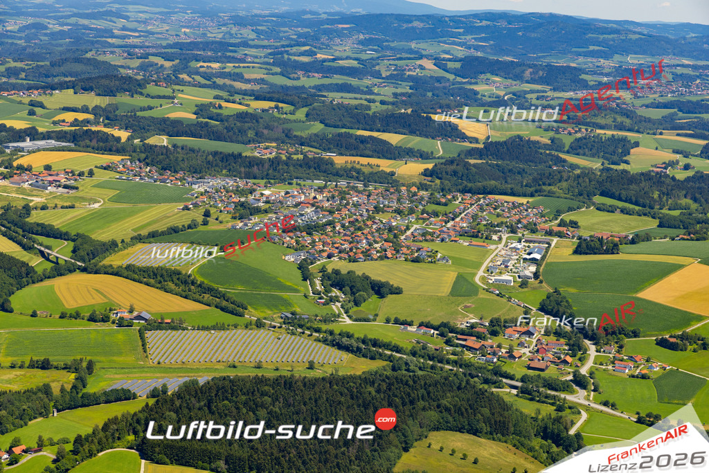 Aktuelles Luftbild von Oberpolling Fürstenstein - Die Luftaufnahme wurde 2022 mittels UL-Flugzeug erstellt ( keine Drohne ) - hochauflösende Kamera-Systeme von  Canon -Beste Qualität - Für grossformatige Ausdrucke geeignet. Die Geschenkidee !