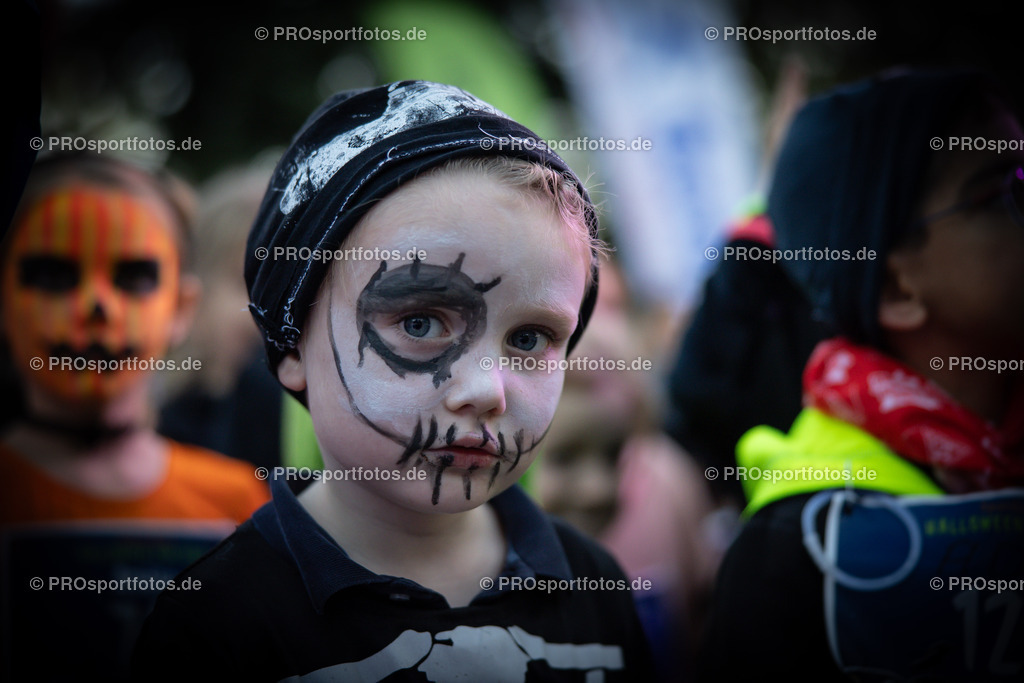 Halloween Run 2024 in Koeln, 31.10.2024 | Impressionen vom Halloween Run 2024 am 31.10.2024 in Koeln (Forstbotanischer Garten Rodenkirchen). Foto: BEAUTIFUL SPORTS/Axel Kohring