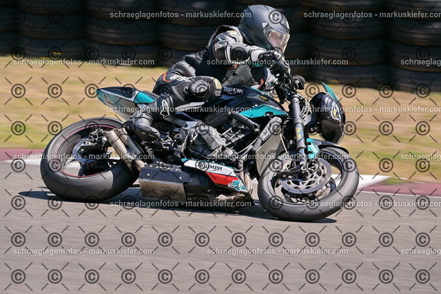 26bt05-1048 | markuskiefer.com - Realisiert mit Pictrs.com