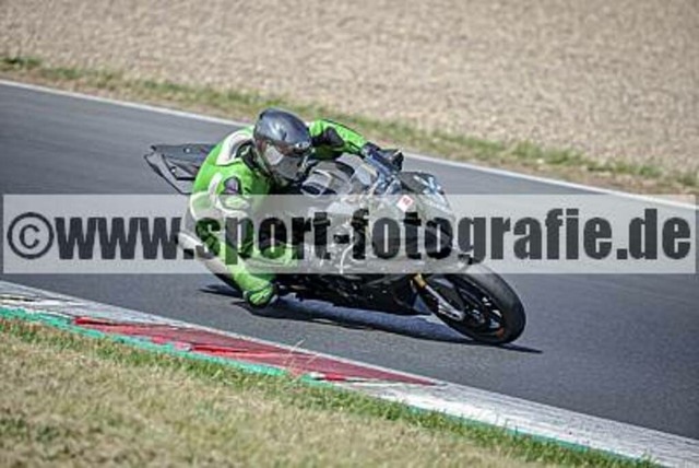 pube2574 | Professionelle Fotos von Sportveranstaltungen, aber auch Hochzeiten und anderen Events. - Realisiert mit Pictrs.com