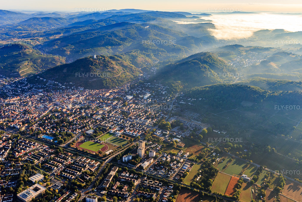 Luftbild: Stadtübersicht aus Südwesten mit Starkenburg-Stadion in Heppenheim im Bundesland Hessen in Deutschland. Foto: IMG_110922.jpg vom 08.09.2018 durch Werner Riehm/FLY-FOTO.deWWW.HEPPENHEIM.DE
