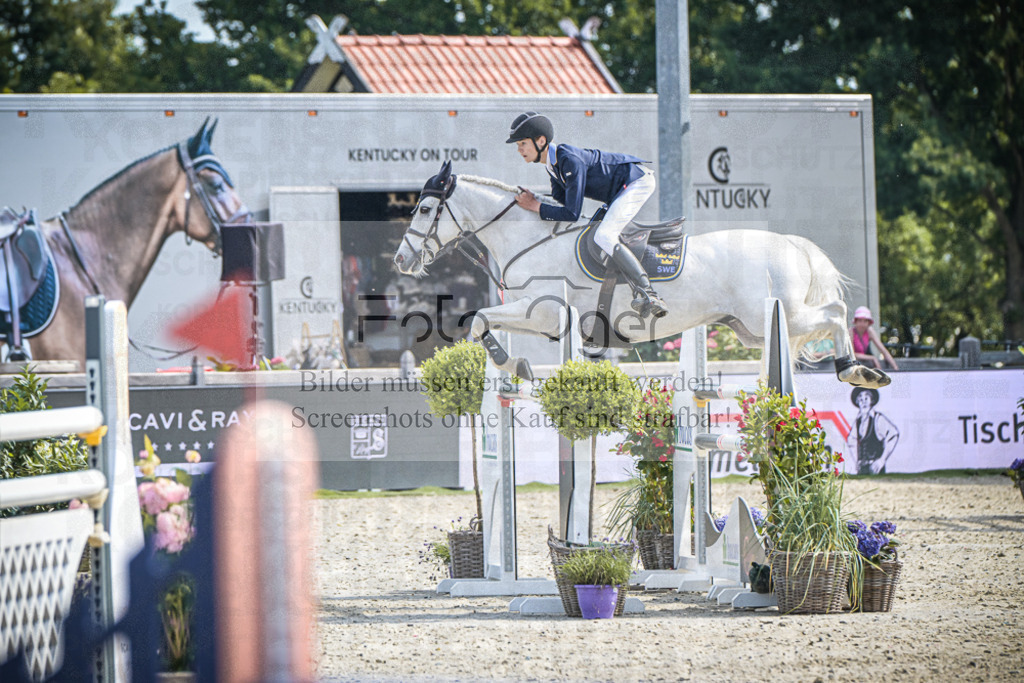 DOS_1090 | Entdecke hochwertige Reitturnierfotos von Foto Oger. Professionell, emotional und authentisch – jetzt Lieblingsmomente im Shop bestellen.Deutschlandweite Turnierfotografie. - Realisiert mit Pictrs.com