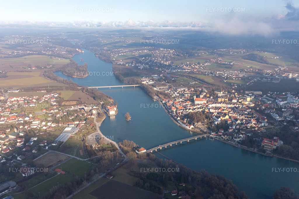 Aerial view: View of the town in Schärding in the state Upper Austria, Austria.Photo: IMG_096051.jpg taken on 12/29/2016 by Werner Riehm/FLY-FOTO.comResolution of the original: 4374 x 2916 px
