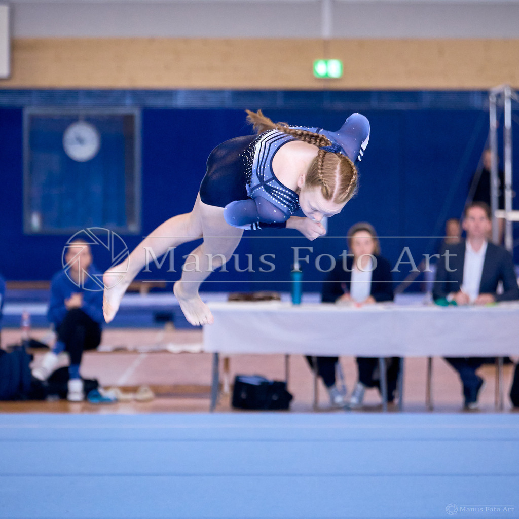 2024-10-06-1-A-DSC01529 | Professionelle Sportfotografie in Hamburg, Schleswig-Holstein und Niedersachsen – spezialisiert auf Rhönrad, Geräteturnen, Leistungsturnen und rhythmische Sportgymnastik. Bundesweite Begleitung von Rhönrad-Events. Jetzt Sport-Fotos - Realisiert mit Pictrs.com