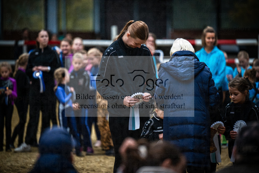 DOS_0201 | Entdecke hochwertige Reitturnierfotos von Foto Oger. Professionell, emotional und authentisch – jetzt Lieblingsmomente im Shop bestellen.Deutschlandweite Turnierfotografie. - Realisiert mit Pictrs.com