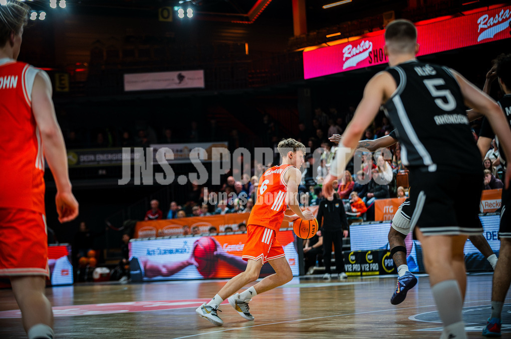 Rasta-33 | jns.sportfotos - Realisiert mit Pictrs.com