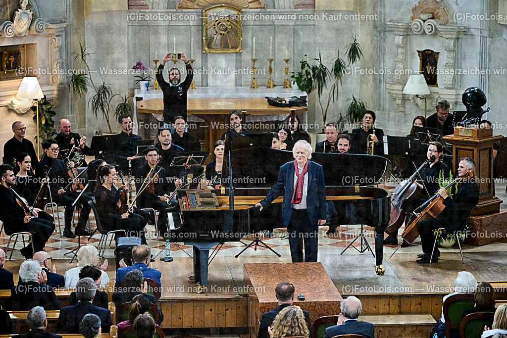 ALP0369_XXXIX_Chopin-Festival_Camerata Mozartiana_Olejniczak Janusz | (C)FotoLois.com, Alois Spandl, XXXIX. internationales CHOPIN-Festival in der Kartause Gaming, Eröffnungskonzert in der Kartausenkirche mit Janusz Olejniczak (Klavier), Camerata Marzatiana unter Daniel Auner, Johanna Doderer (Komponistin), Natalia Rehling (Klavier), Ingolf Wunder (Klavier), Fr 4. August 2023.