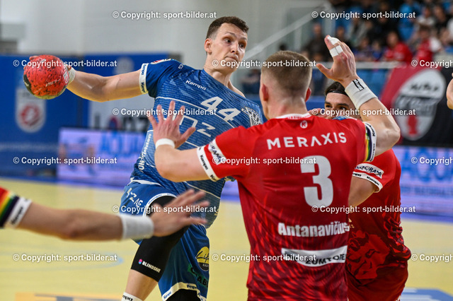 AUT, HLA, HC Linz AG vs HC Hard | 13.05.2023, Sporthauptschule Linz-Kleinmuenchen, AUT, HLA, HC Linz AG vs HC Hard, im Bild Tobias Cvetko (Linz) vs Karolis Antanavicius (Hard), Ivan Horvat (Hard)

// HLA, Handball Liga Austria Match between HC Linz AG vs HC Hard in Linz, Austria on 2023/05/13