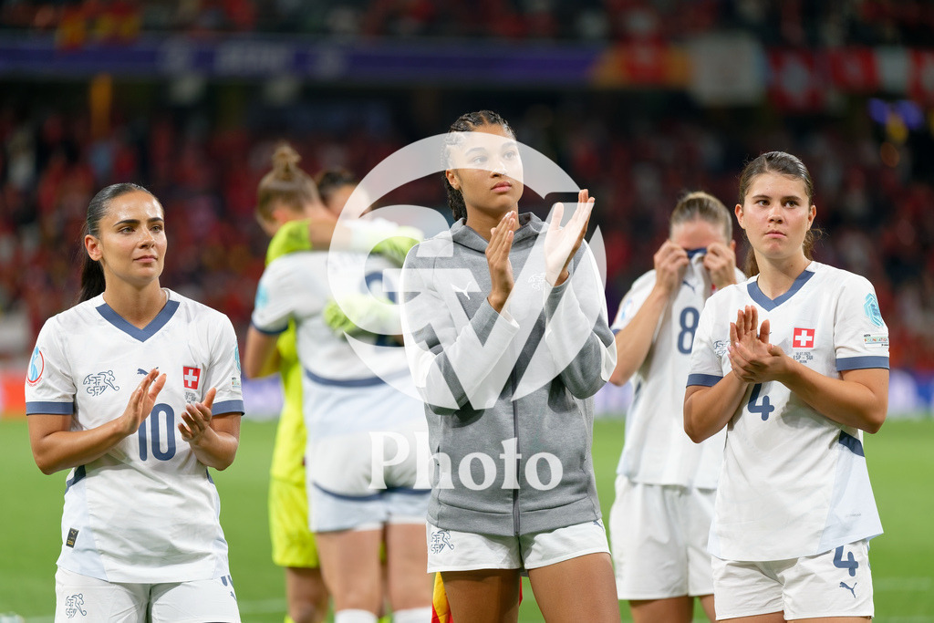 Spain v Switzerland - UEFA Women's EURO 2025 Quarter-Final | BERN, SWITZERLAND - JULY 18: Meriame Terchoun of Switzerland (L) Sydney Schertenleib  of Switzerland © Noemi Ivelj of Switzerland thanks the fans during the UEFA Women's EURO 2025 Quarter-Final match between Spain v Switzerland at Stadion Wankdorf on July 18, 2025 in Bern, Switzerland. (Photo by Giuseppe Velletri/Sports Press Photo/Getty Images)