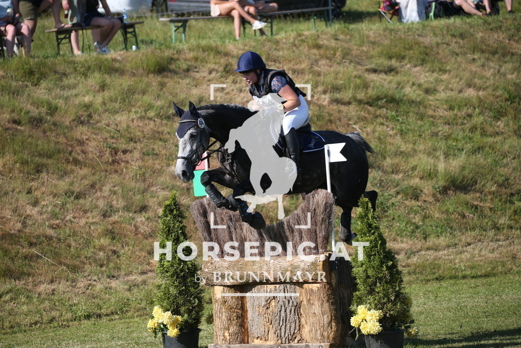 DL2Q2225 | Willkommen bei Brunnmayr - Design & Fotografie – Ihrem Spezialisten für Reitturniere und Pferdeveranstaltungen in Oberösterreich, Salzburg und Bayern! Seit über 17 Jahren sind wir leidenschaftlich dabei.