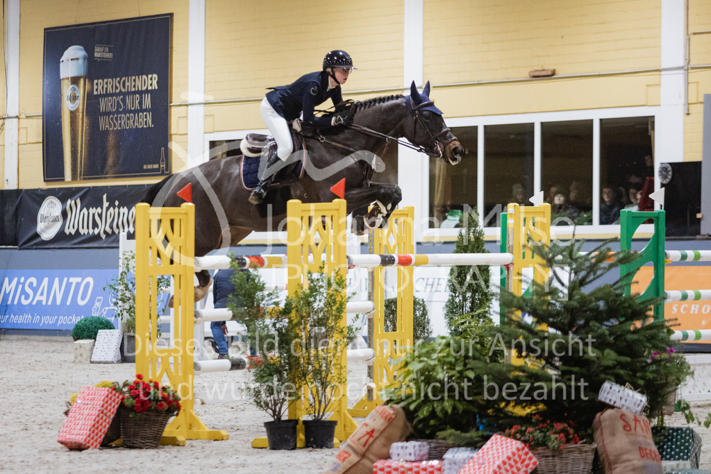 221217_Warstein_GP-209 | Deine schönsten Turniermomente als professionelle Fotos! Entdecke hochwertige Pferdesport-Fotografie im Online-Shop. Jetzt Fotos finden & bestellen!