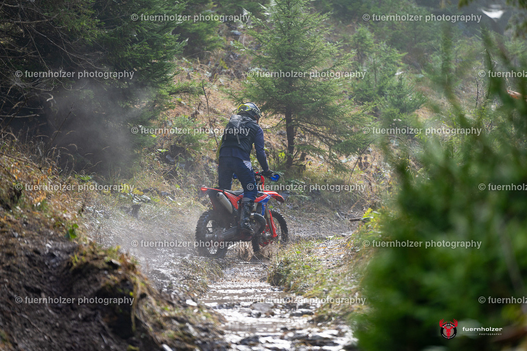 fuernholzer_241026-C2-3 | Fotografische Impressionen von der Red Stag Enduro Extreme by fuernholzer-photography.com. Endurosport in Österreich fotografisch festgehalten von fuernholzer. Auftragsfotografie für Private, Gewerbefotos und Industriefotografie. Eventfotografie, Sportfotografie und Motorsportfotografie. Anbieter von Fotoworkshops, Fototraining, fotografischen Vorträgen und Fotoseminaren.