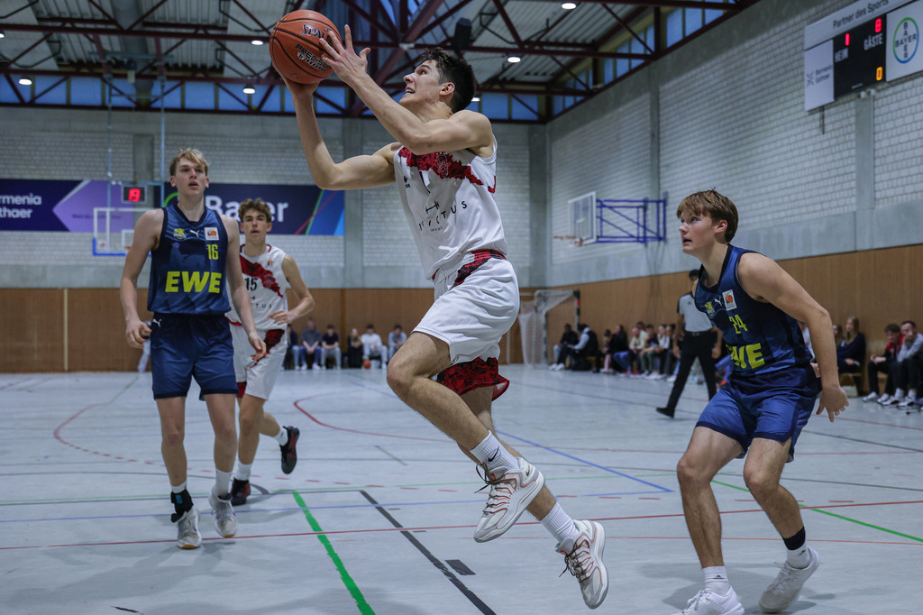 NBBL BAYER GIANTS vs EWE Baskets Juniors Oldenburg-59 | Fotos von Basketballspielen aus dem Raum NRW fotografiert von Gero Mueller-Laschet und Daniel Schaefer - Realisiert mit Pictrs.com