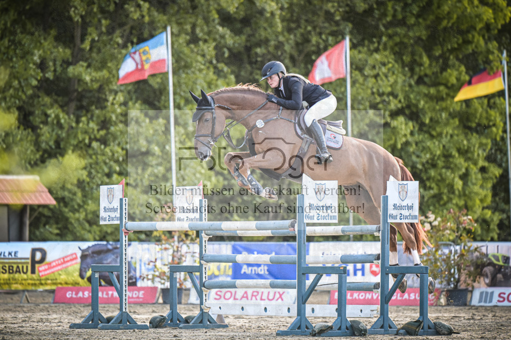 DOS_1379 | Entdecke hochwertige Reitturnierfotos von Foto Oger. Professionell, emotional und authentisch – jetzt Lieblingsmomente im Shop bestellen.Deutschlandweite Turnierfotografie. - Realisiert mit Pictrs.com