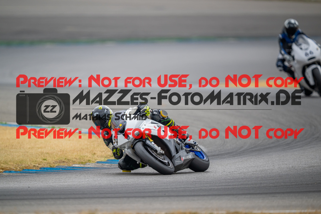 MaZZes-Fotomatrix-20260809-578067 | R1
