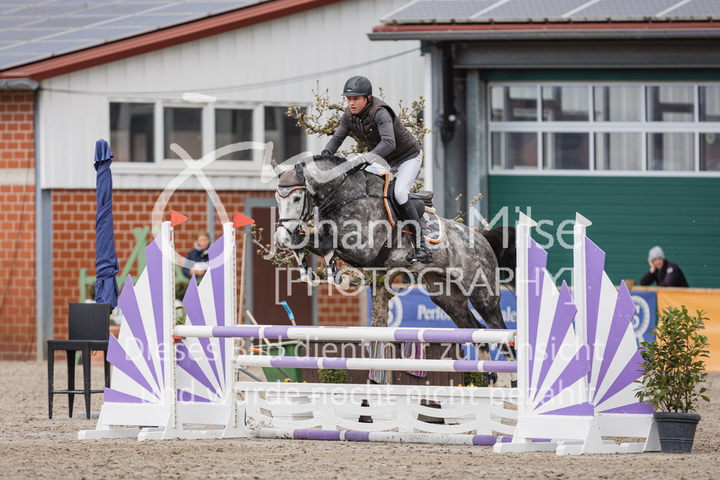 230411_Mühlen_02SprPf-A-254 | Deine schönsten Turniermomente als professionelle Fotos! Entdecke hochwertige Pferdesport-Fotografie im Online-Shop. Jetzt Fotos finden & bestellen!