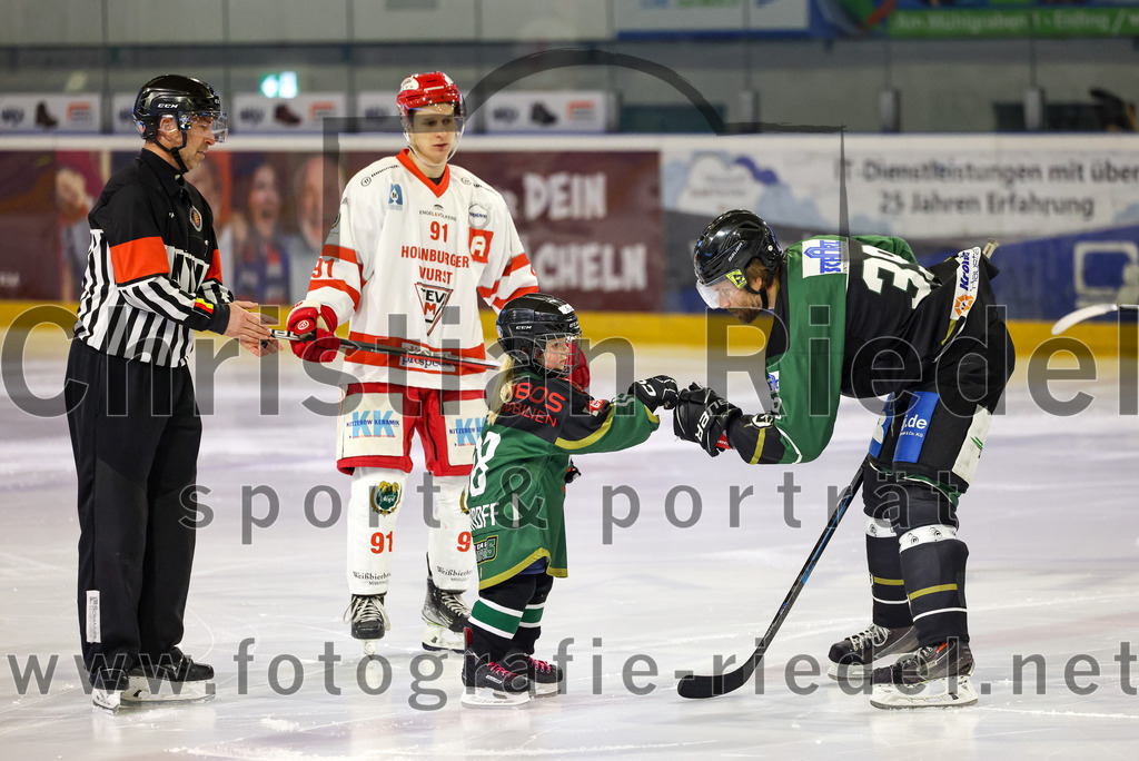 2023-03-19_012_TSV_Erding_gegen_TEV_Miesbach | Erding, Deutschland, 19.03.2023:
Eishockey, Bayernliga Playoffs 2022 / 2023, Halbfinale, TSV Erding gegen TEV Miesbach, Endergebnis: 

Bohumil Slavicek (TEV Miesbach, #91), Thomas Plihal (Erding Gladiators, #39)

Foto: Christian Riedel / fotografie-riedel.net